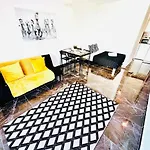 Com Vista Rua Da Oura - * Albufeira