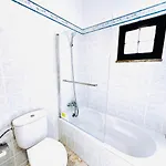 Apartamento Com Vista Rua Da Oura - *